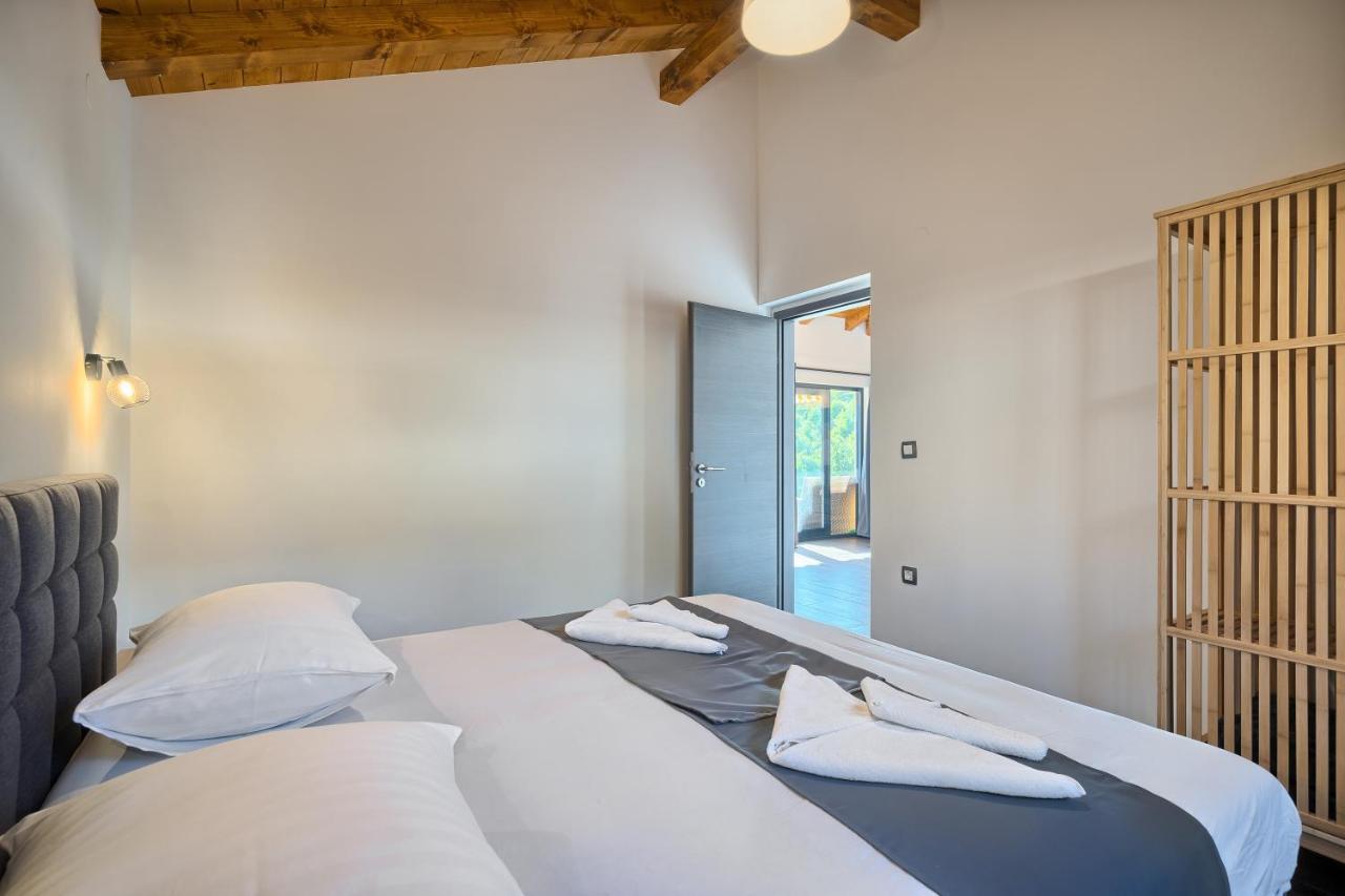 Kamp Lunga + Campsite *